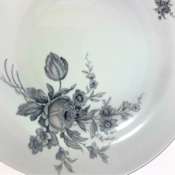 Vintage Winterling Schwarzenbach 8 7/8" Rim Soup Bowls Set of 4 Gray Flowers - Picture 3 of 8